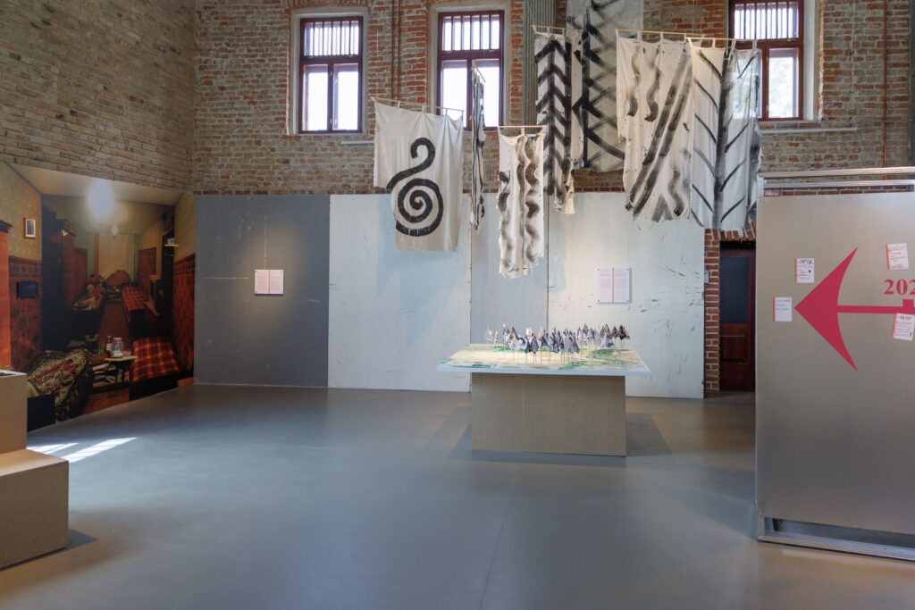 виставка-все-нормально-jam-factory-art-center (10)
