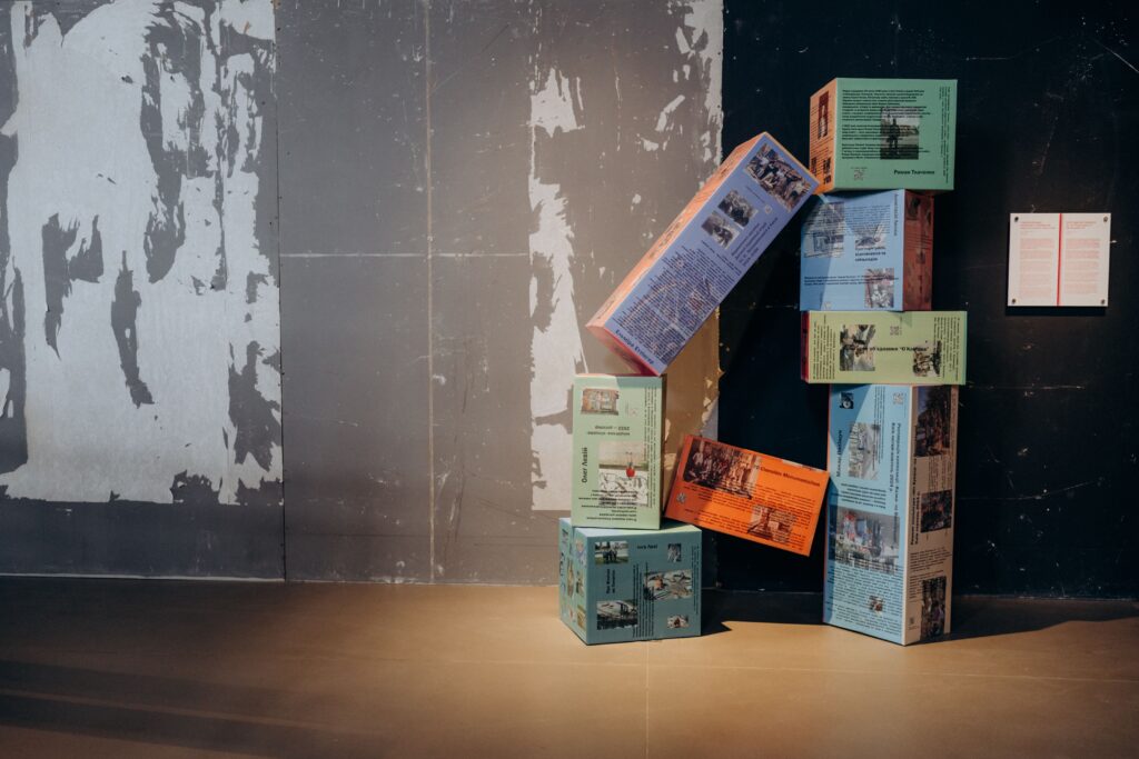 виставка-все-нормально-jam-factory-art-center (24)