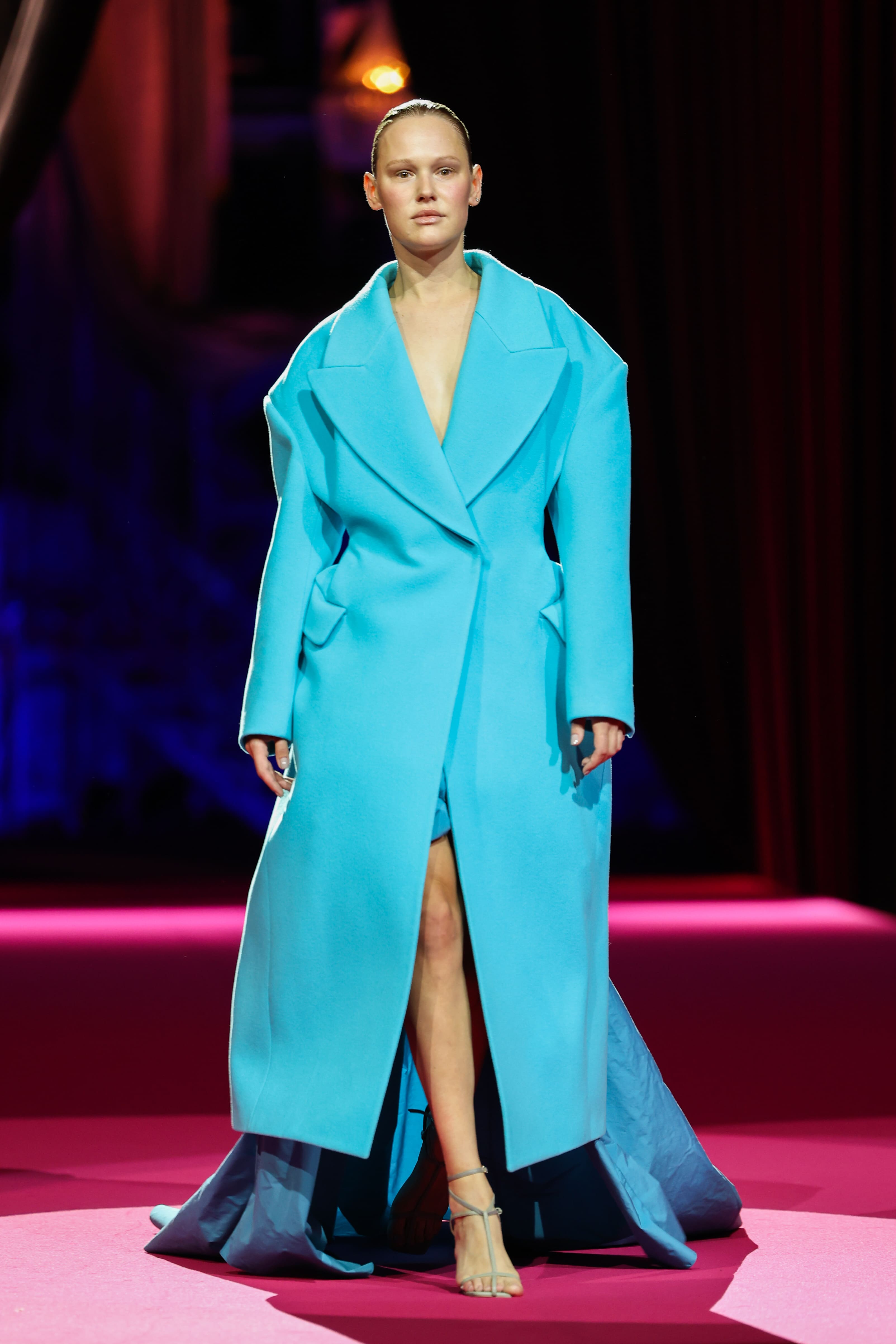 the_COAT_by_Katya_Silchenko_Runway_Volodymyr_Bosak-27