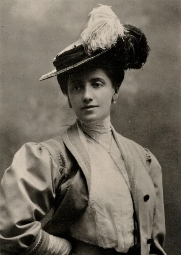 059a59b0-9c14-41c3-94ad-58bce3dd4b33_590x829